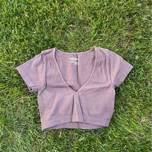 Brown, cropped, ribbed, v-neck baby tee